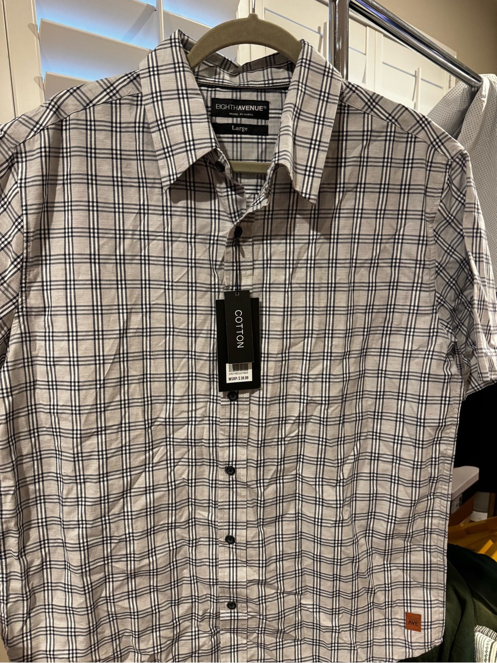 Men’s Large White & Navy Plaid Short-Sleeve Shirt